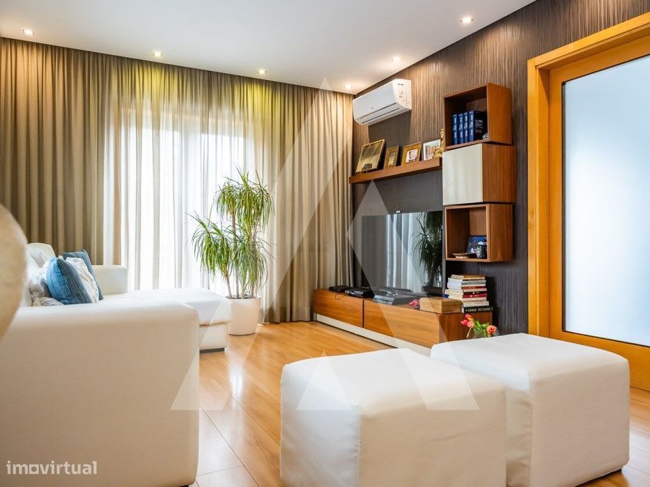 5-Bedroom Villa Next to the School Zone – Ovar