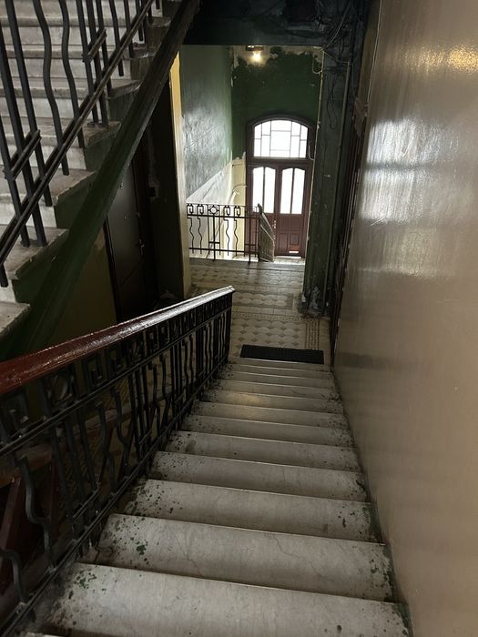 Продам 4 рьох кімнатну квартиру в центрі