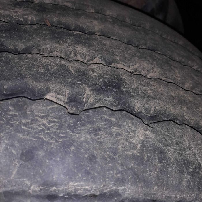 Напівпричіп платформа