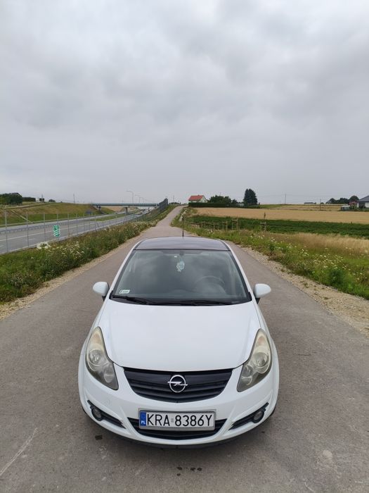 Opel Corsa D 1.4 90km 2011