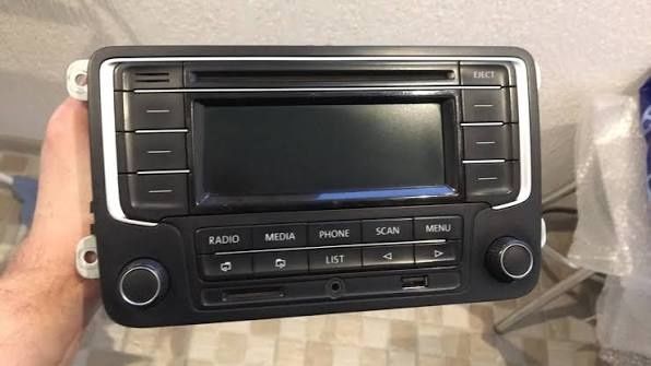 Штатна магнитола RCD 320