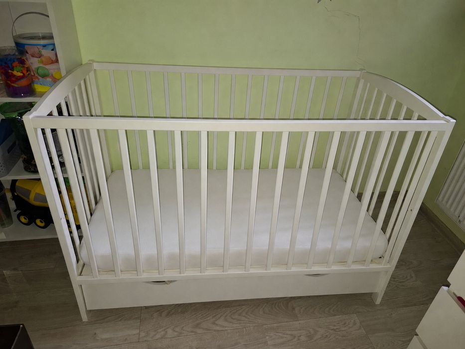 Łóżeczko dzieciece 120x60 plus materac