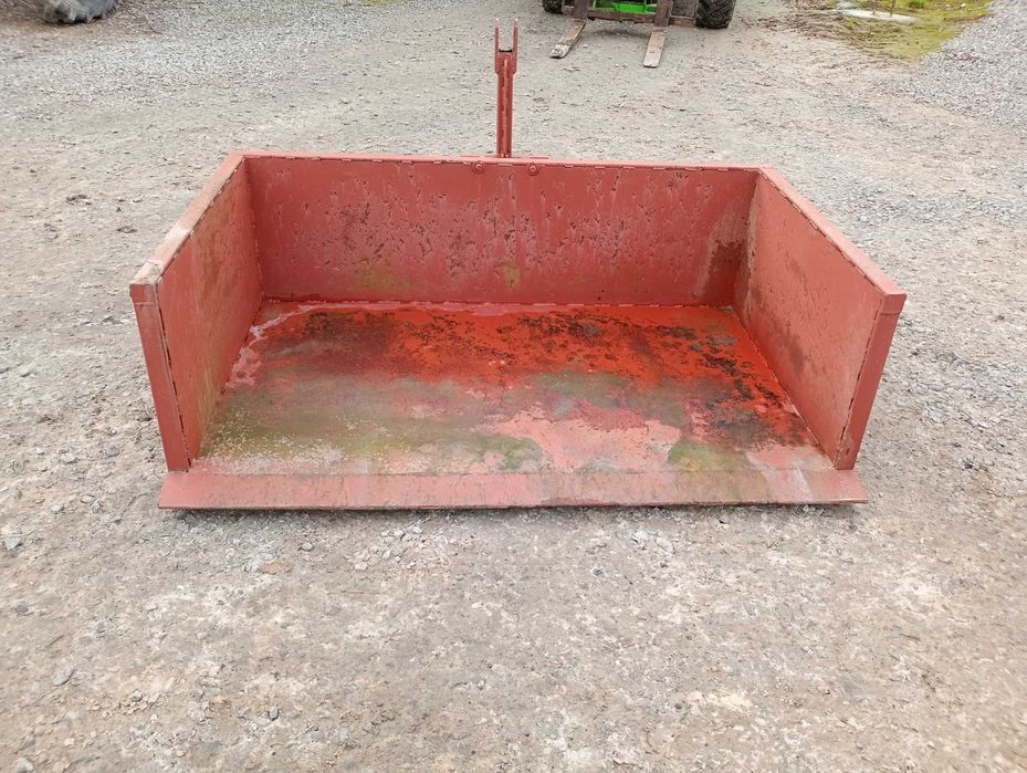 Skrzynia transportowa na TUZ ciągnika