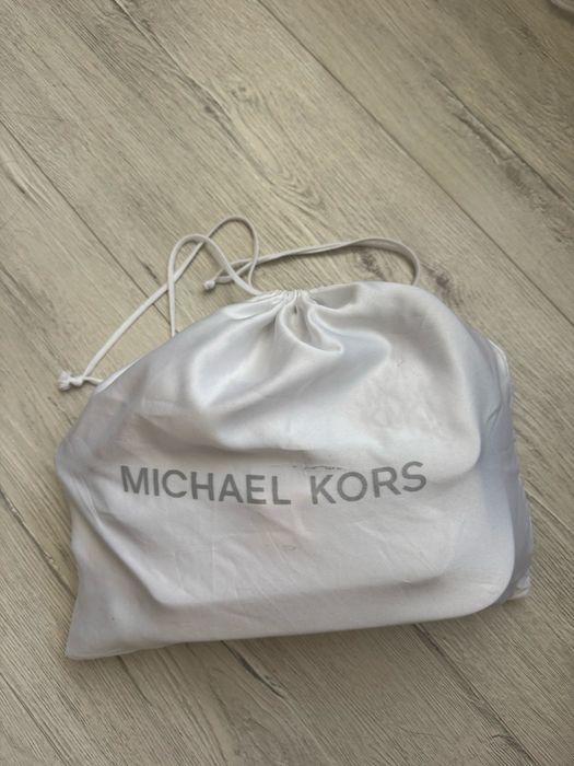 Продам сумку Michael Kors
