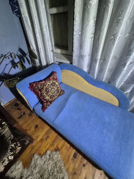 Продам розкладні дивани