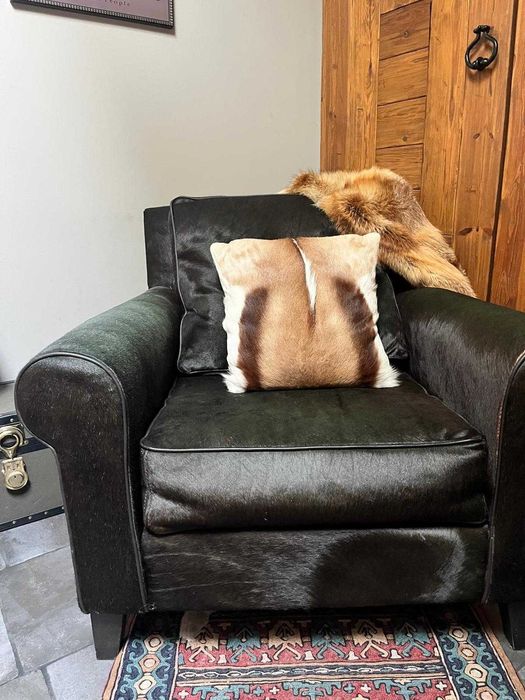 Unikatowy fotel tapicerowany z włosia końskiego – klasyka, komfort, charakter