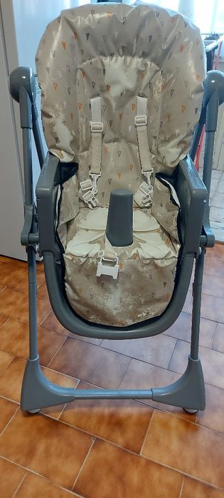 Cadeira de refeição