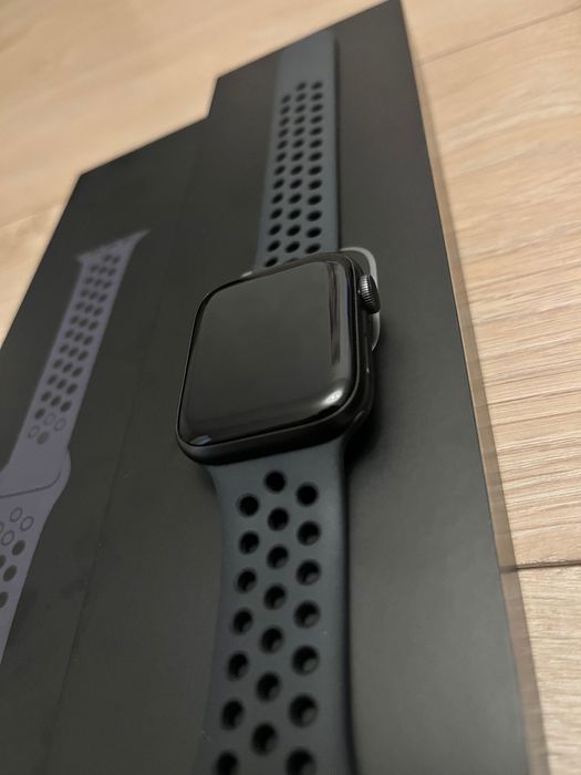 Apple Watch Nike Series 6 (GPS)