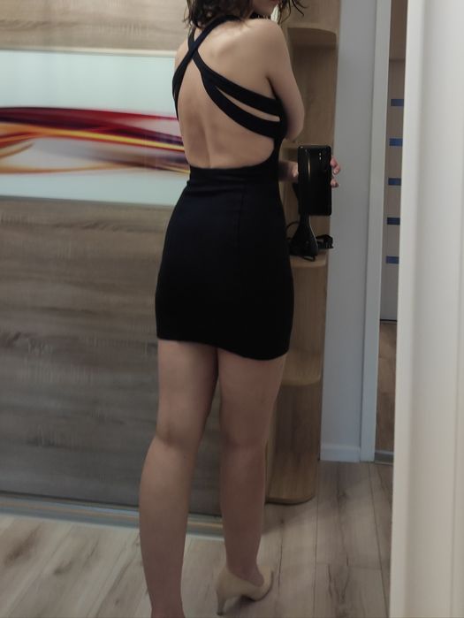 Sukienka Bershka granatowa dopasowana