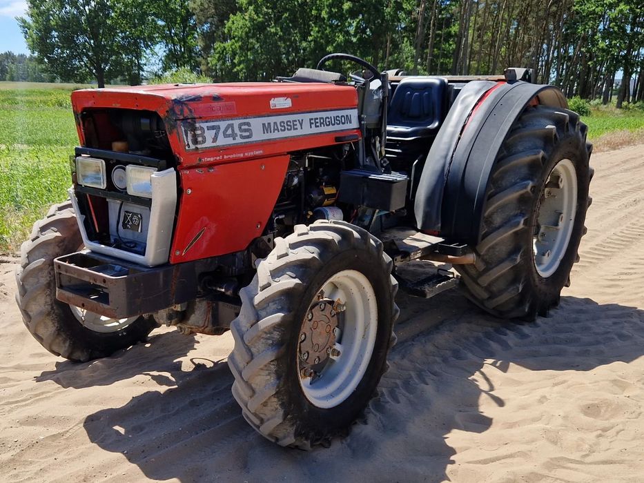 Massey Ferguson 374S 374 Bez Kabiny 70 Koni Perkins 4x4 podobny do  MF 390, Landini 7550, McCormick 745, Same Frutteto 75, Lamborghini Grand Prix 75, Deutz Agroplus 75, New Holland TN75F, Zetor 7245  Bez Kabiny 4x4 Perkins Przedni Napęd EHR Hydraulika