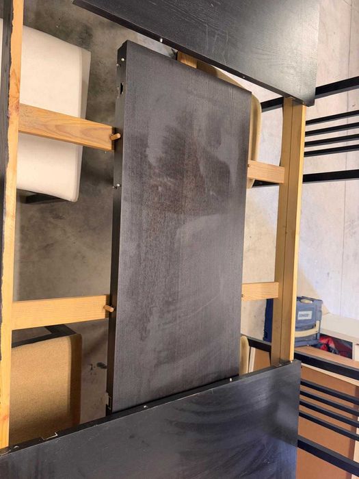 Mesa de madeira extensível com 6 cadeiras