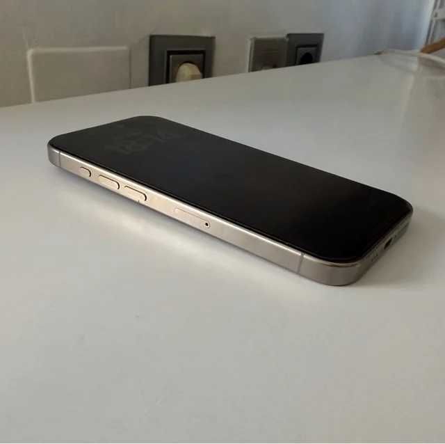 Apple iPhone 15 Pro Natural Titanium
