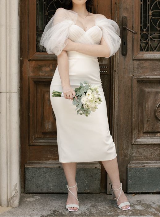 Корсетна біла сукня