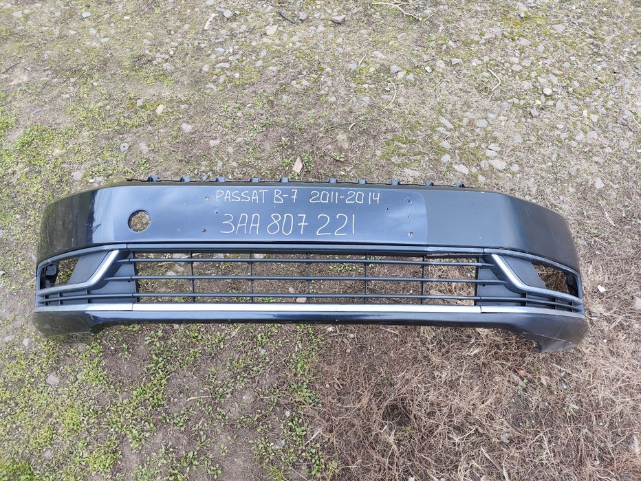 Volkswagen Passat B7 2011-2014 бампер передній 3AA807221