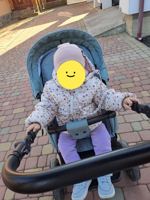 Дуже гарна демісезонна курточка