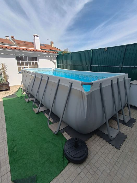 Piscina desmontável Usada Bestway 4,88×2,44×1,22