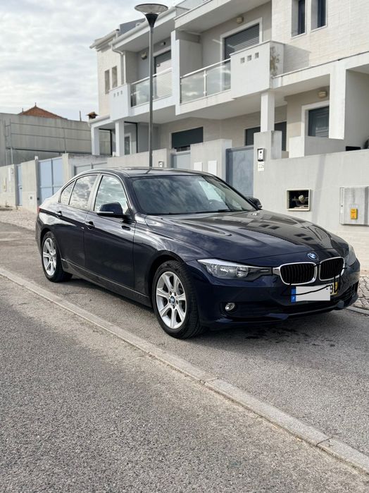 BMW 325D Sedan Luxury  2.0 diesel foto 2