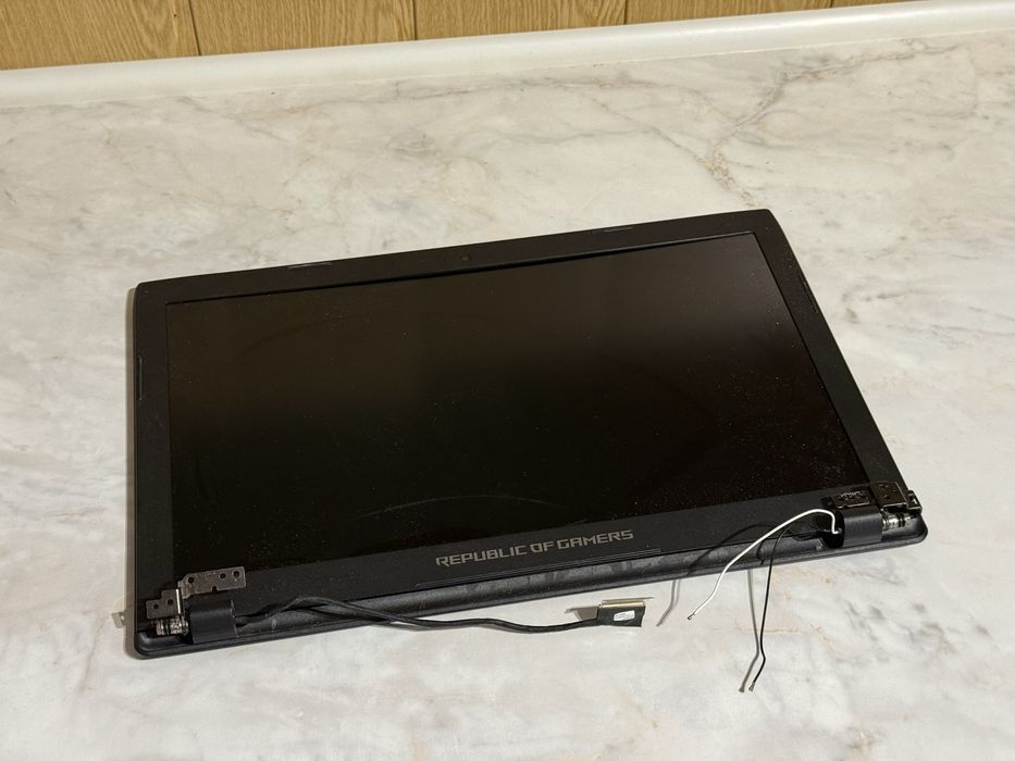 Klapa asus rog strix gl553 (pęknięta matryca)