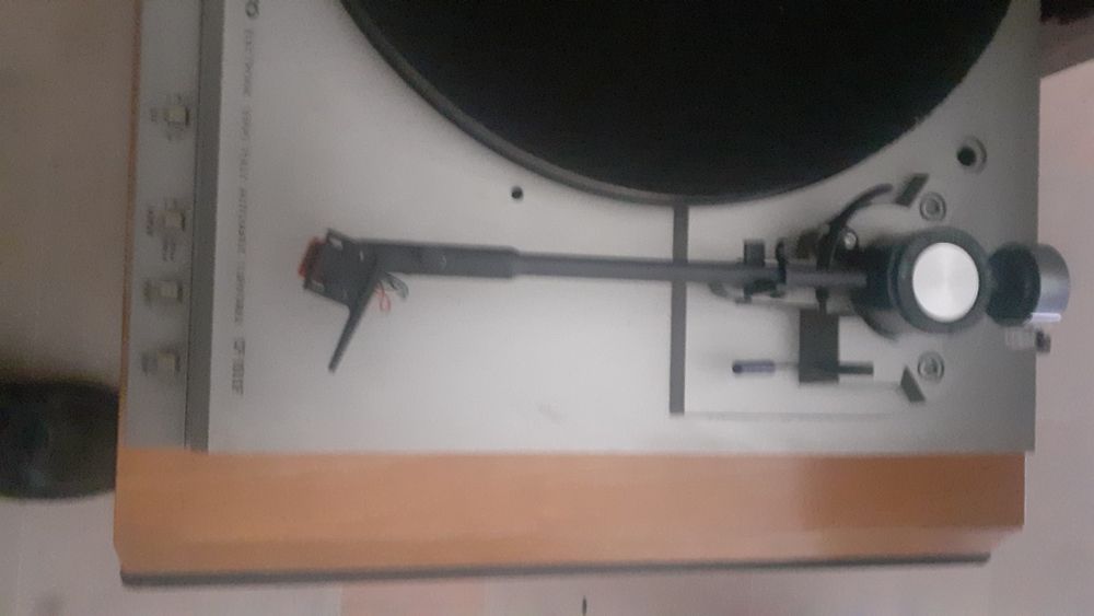 Gira discos Onkyo CP 1011F