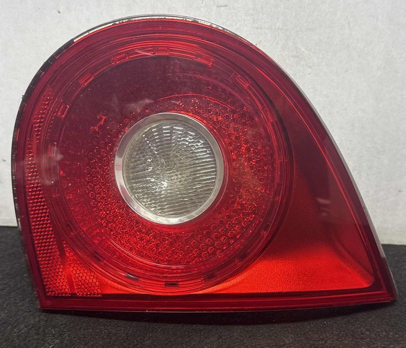 Farolim da Mala Direito 1K6945094G - VW GOLF V