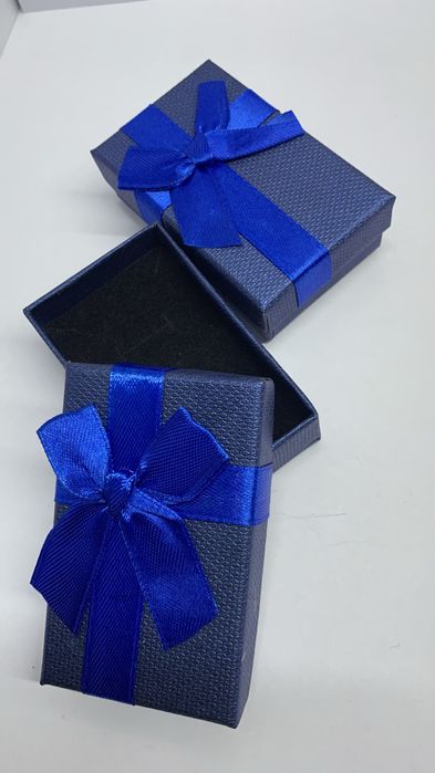 Подарункові коробочки для прикрас