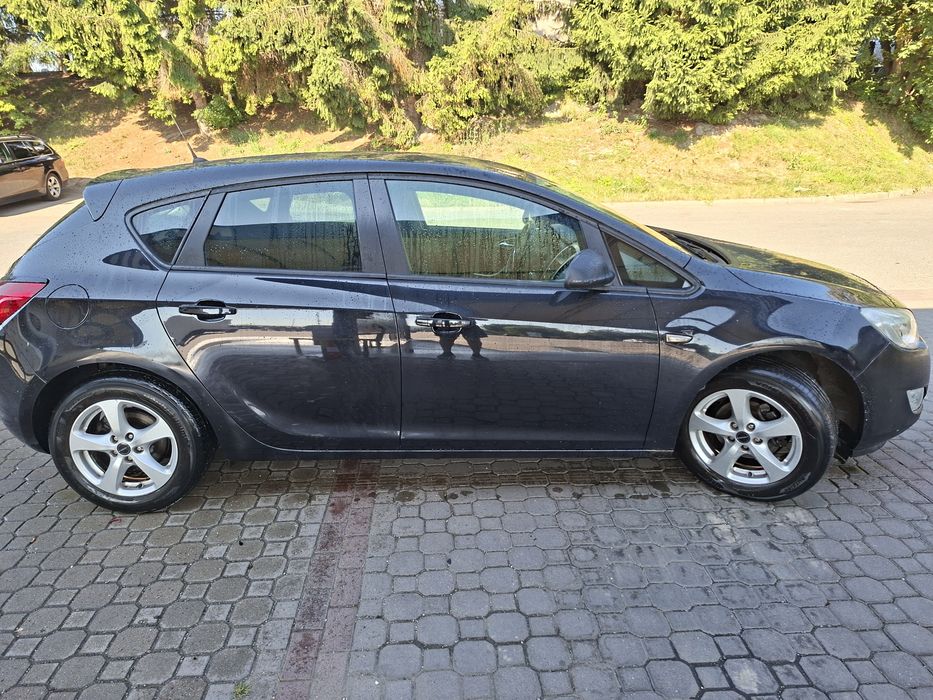 Opel Astra 1.4 2011,mały przebieg, irmischer