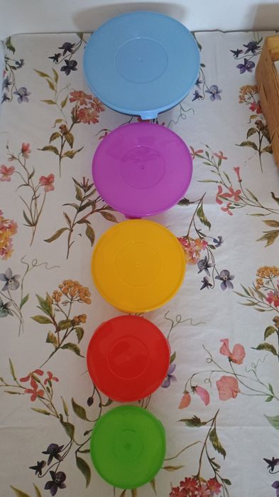 Miseczki szklane z przykrywką