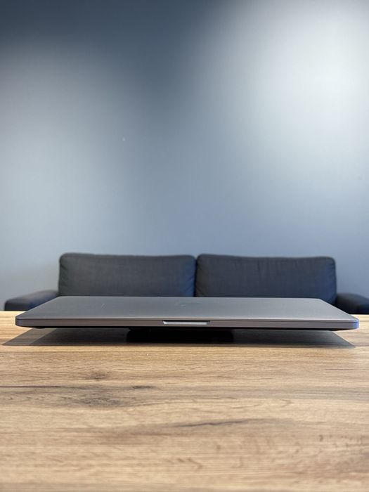 MacBook pro 16 2019 i7 2.6ghz 64/512gb pro 5300m 4gb