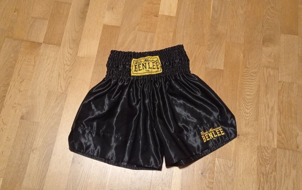 BenLee Rocky Marciano czarne satynowe spodenki do boksu tajskiego Benlee Uni Thai r.M