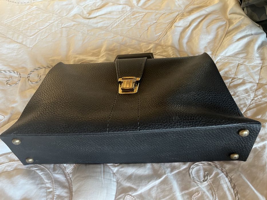 Aktówka vintage mieści A4