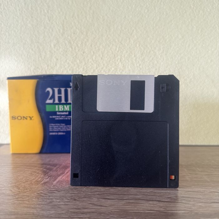 Caixa Disquetes 3.5" Sony 2HD Novas Seladas (10 un.) – Informática Retro / CNC