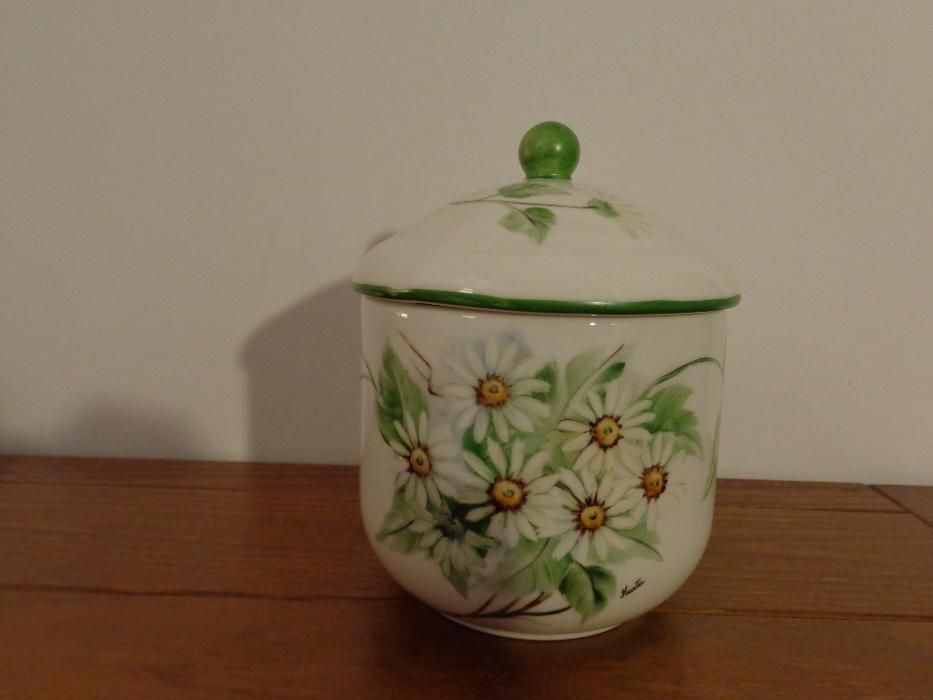 Jarro com prato, pintura em porcelana