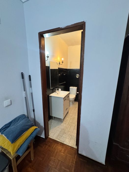 Quarto p/ arrendamento - Casal