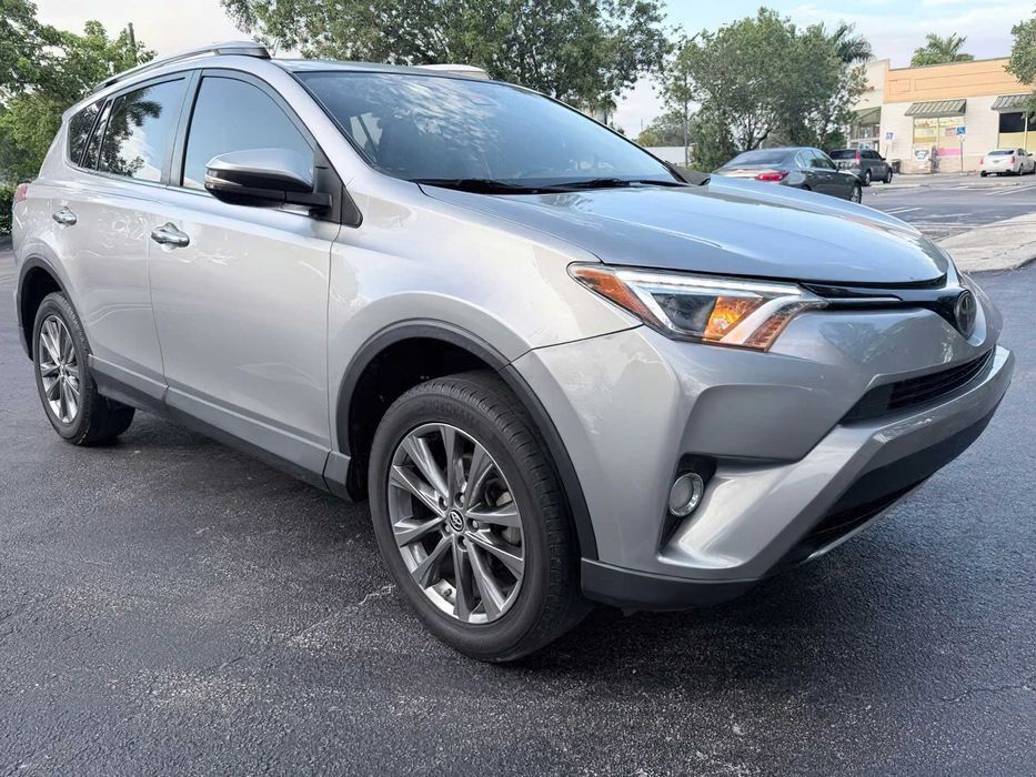 Toyota RAV4 Limited      2018