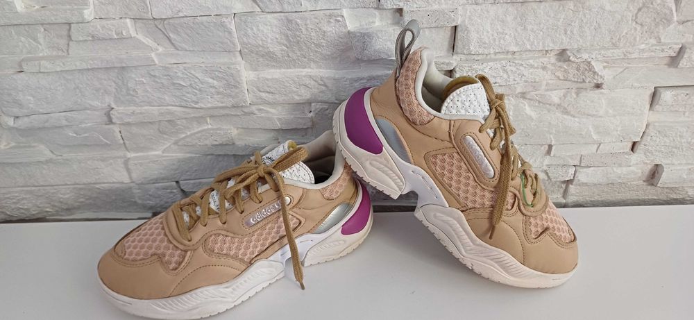 Buty ADIDAS SUPERCOURT WORLD roz.38 wkł.23,5 cm.