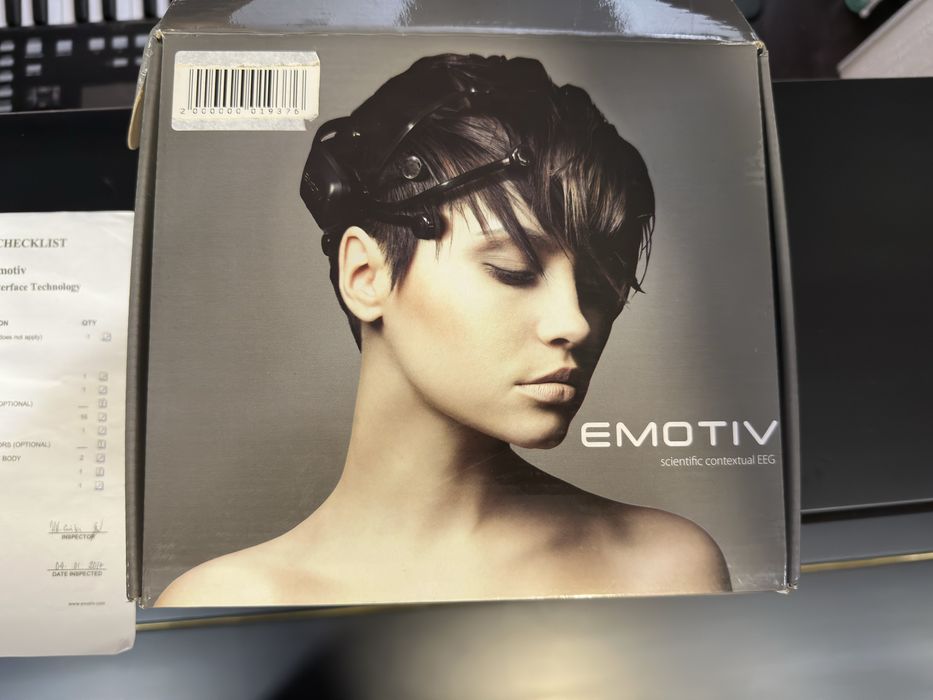нейрогарнитура нейроинтерфейс eeg bci emotiv epoc+ електроенцефалограф