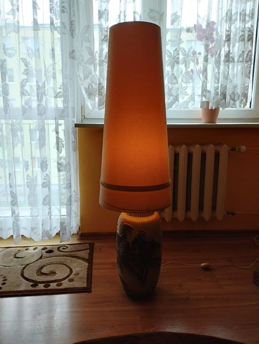 Lampa stojąca pokojowa