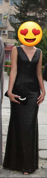 Вечірня сукня з паєтками