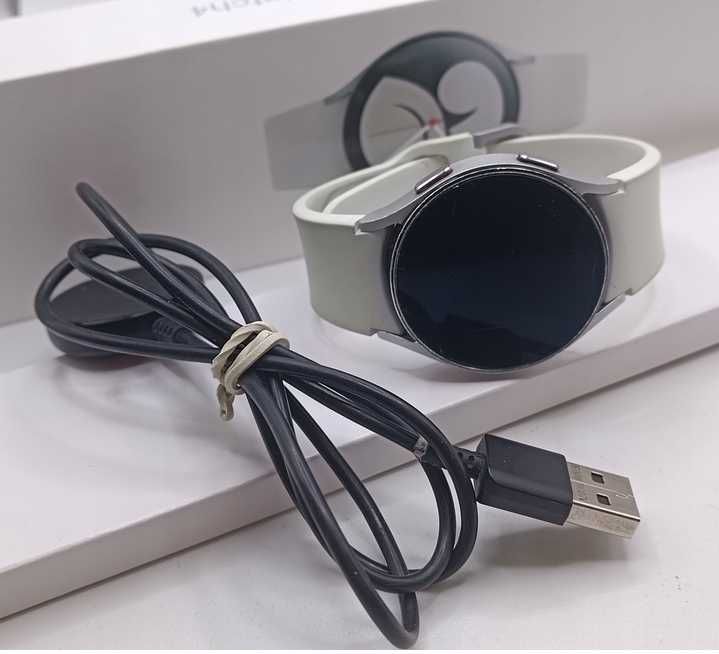 Smartwatch Galaxy Watch 4 R860 40MM + Ładowarka 52/01/25s