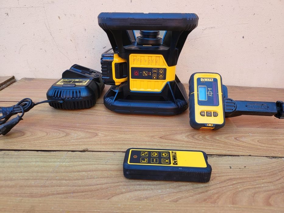 DeWalt DCE074R - laser samopoziomujący 360°