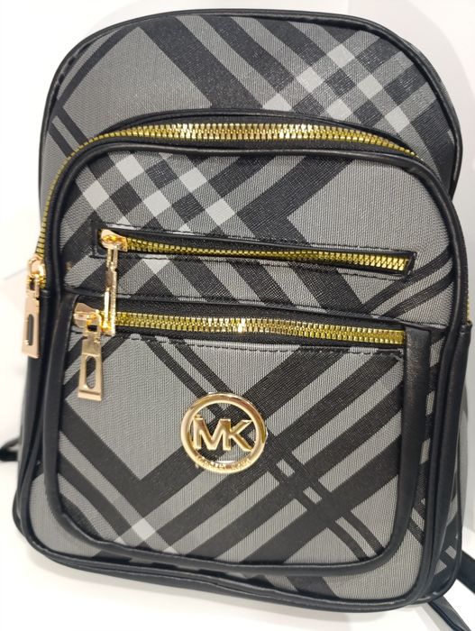 Mochila nova super confortável
