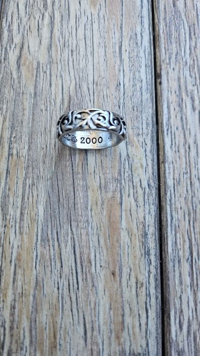 Pierścionek chrome hearts. Można regulowany wielkość.