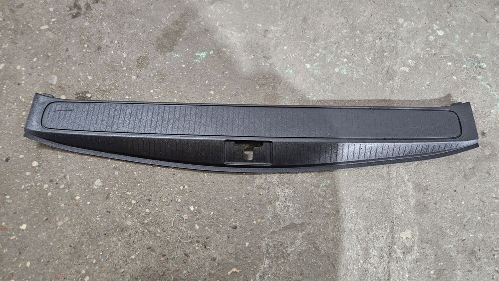 Osłona pasa tył tylnego maskownica tylna zamka rygla opel zafira c