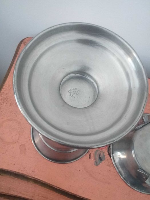 Conjunto Jarra e taça de metal