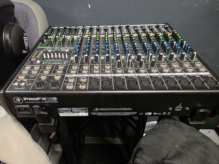 Mikser Mackie ProFx16 v2 jak nowy plus statyw