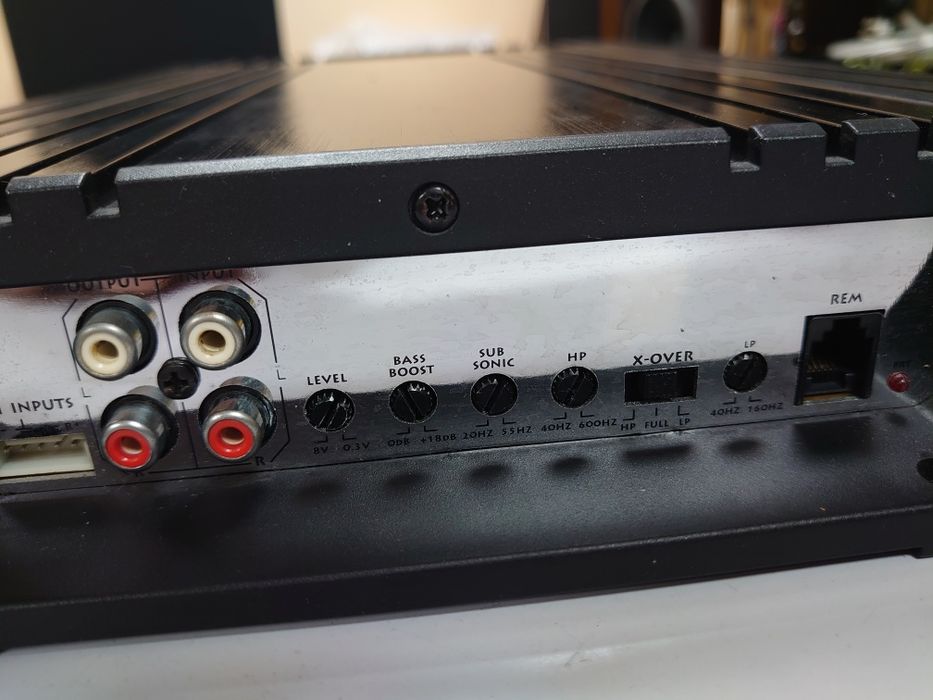 Мощный автомобильный усилитель АВ класса 2х110вт