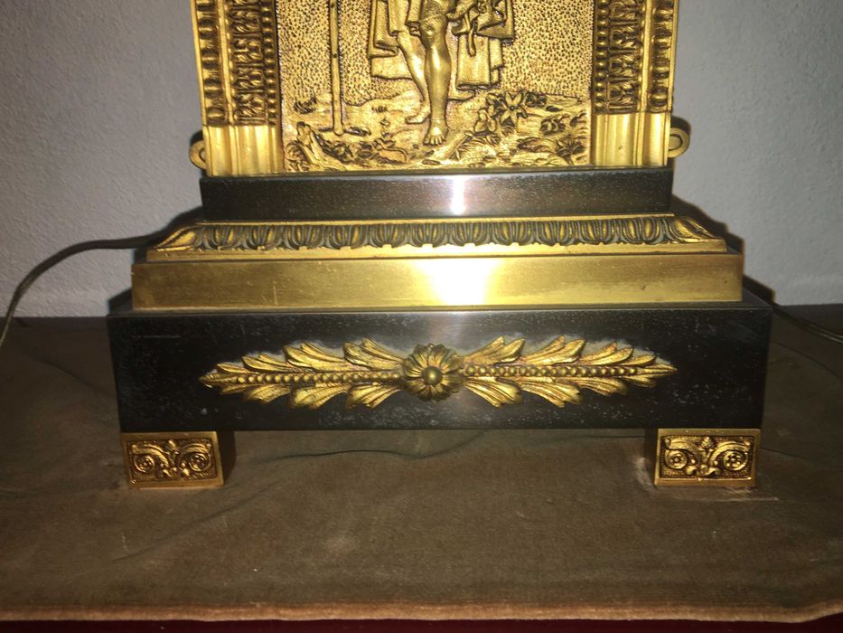 Relógio de mesa a corda em puro bronze, Napoleão III Francês