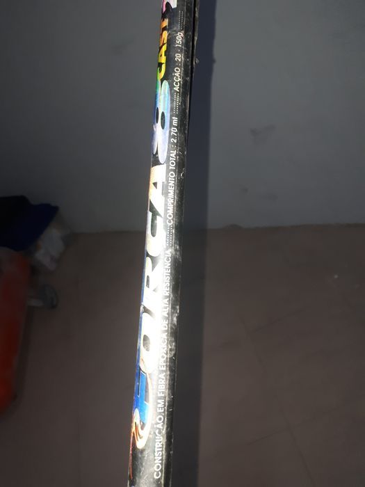 Material de pesca canas e carrinhos