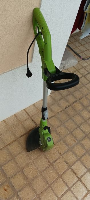 Aparador de relva, como novo