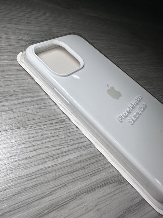 iPhone 14 Pro Max Case - New in Box64309722397571122